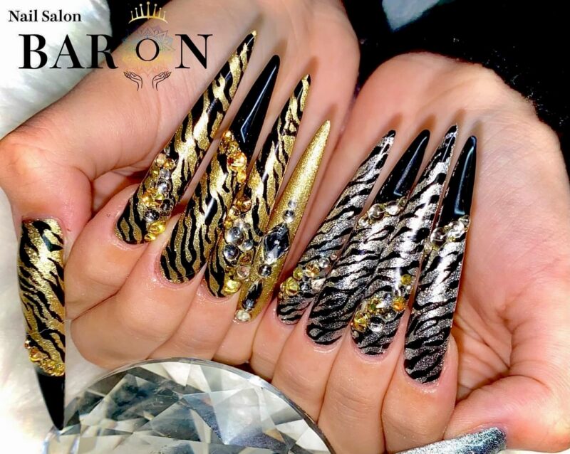 BARONのスカルプ・長さ出しネイル施術例