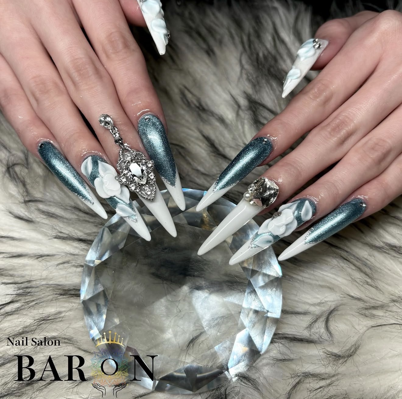 アクリルスカルプとチップスカルプの違い：美容業界の主要技術解析